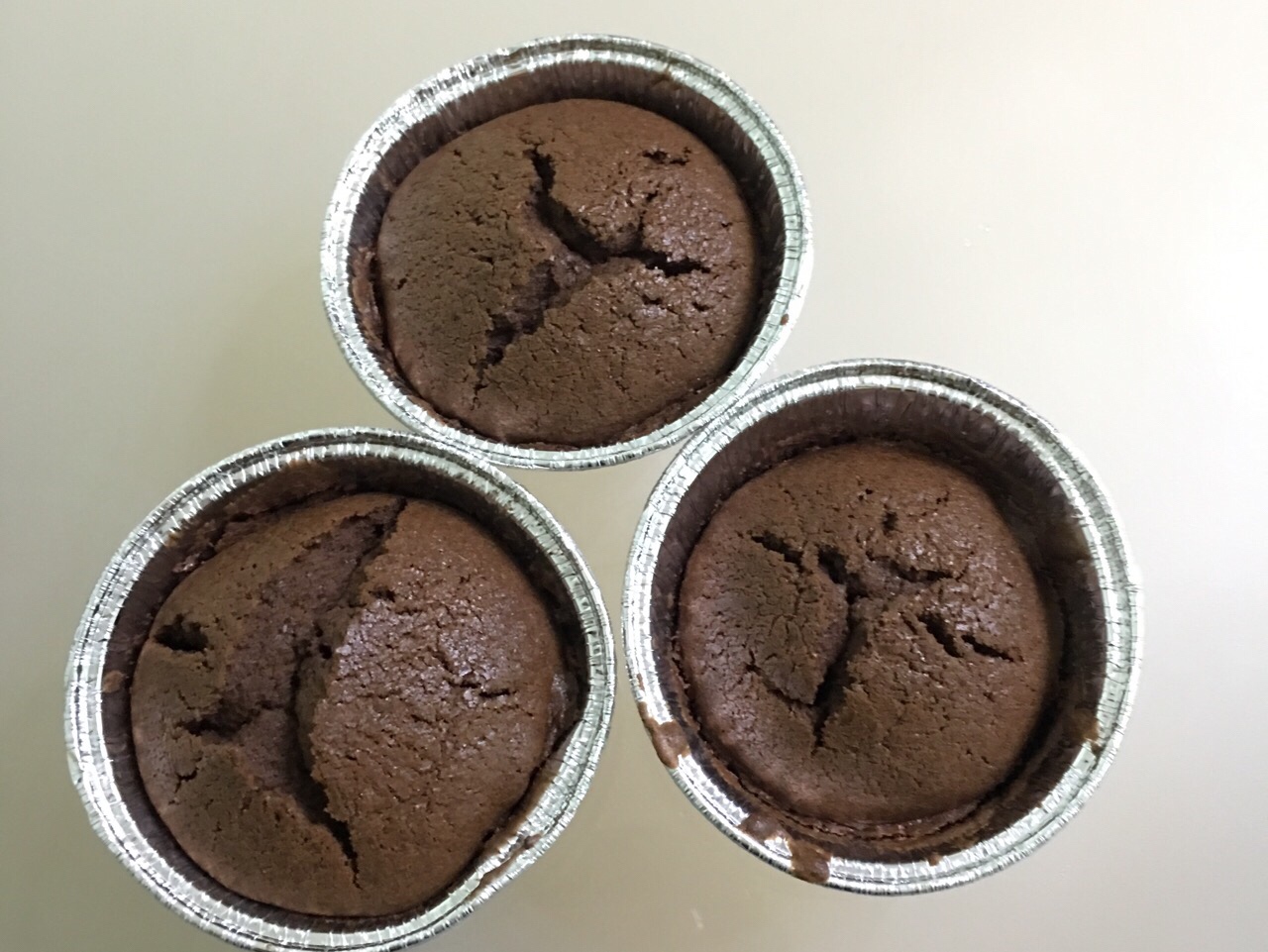 蛋糕v5-巧克力杯子蛋糕的做法 步骤1