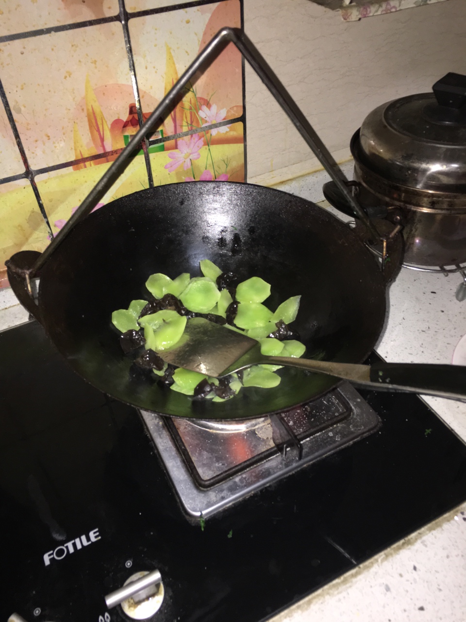 萵苣炒豬肝的做法 步骤2