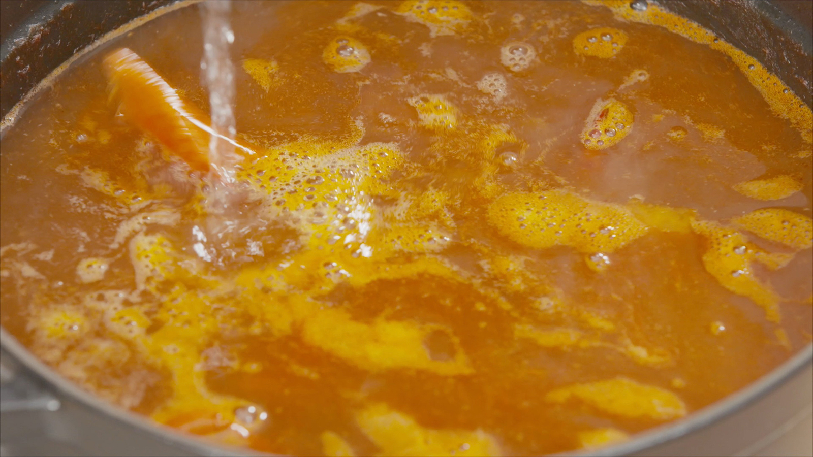 龍蝦濃湯與香煎蝦段，鮮美不浪費的做法 步骤5