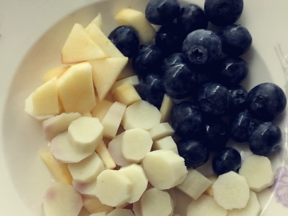嘟寶13個月輔食-藍莓牛油果山藥泥（8月齡就可以吃咯）的做法 步骤6