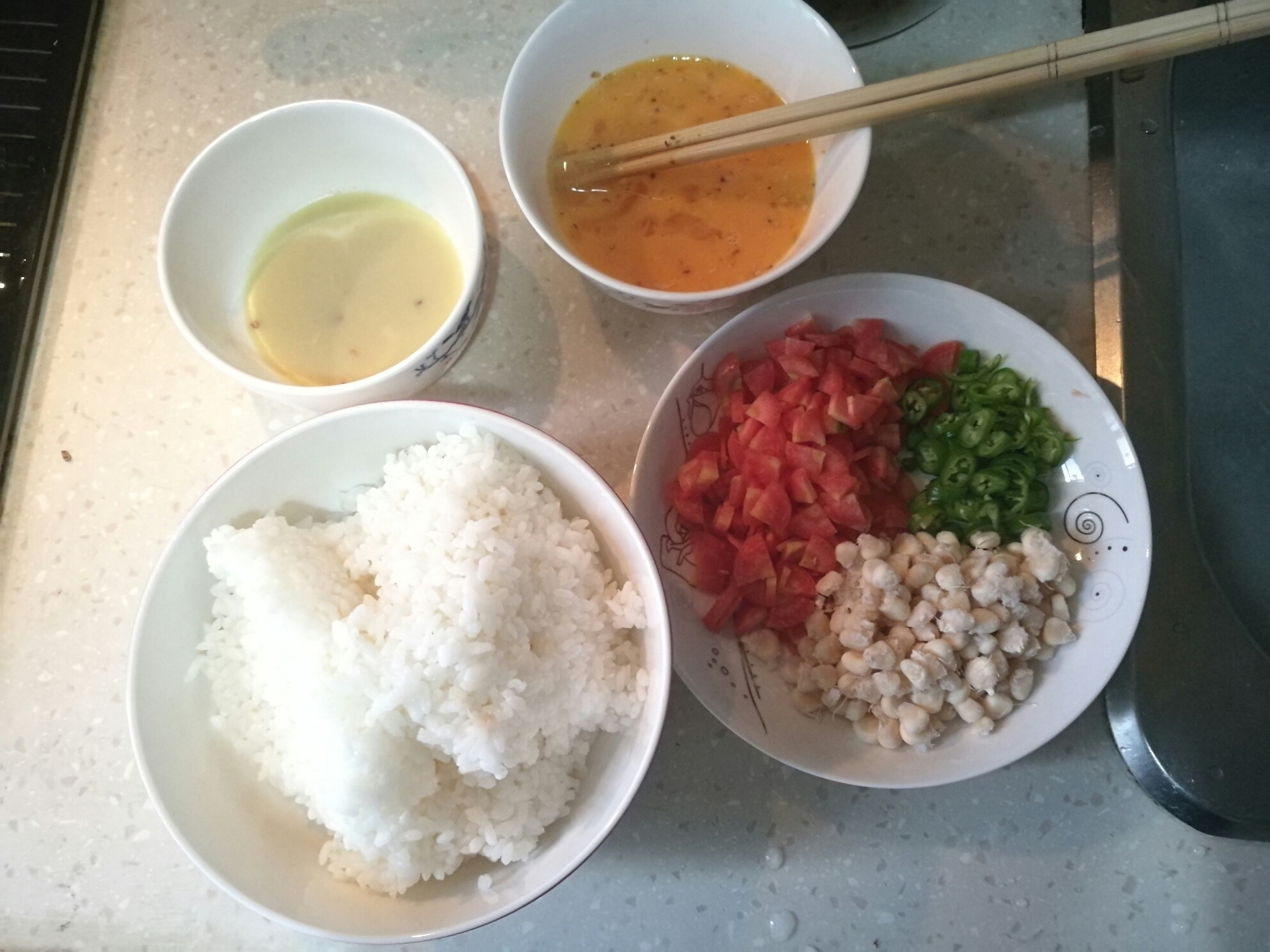 胡蘿卜玉米蛋炒飯的做法 步骤1