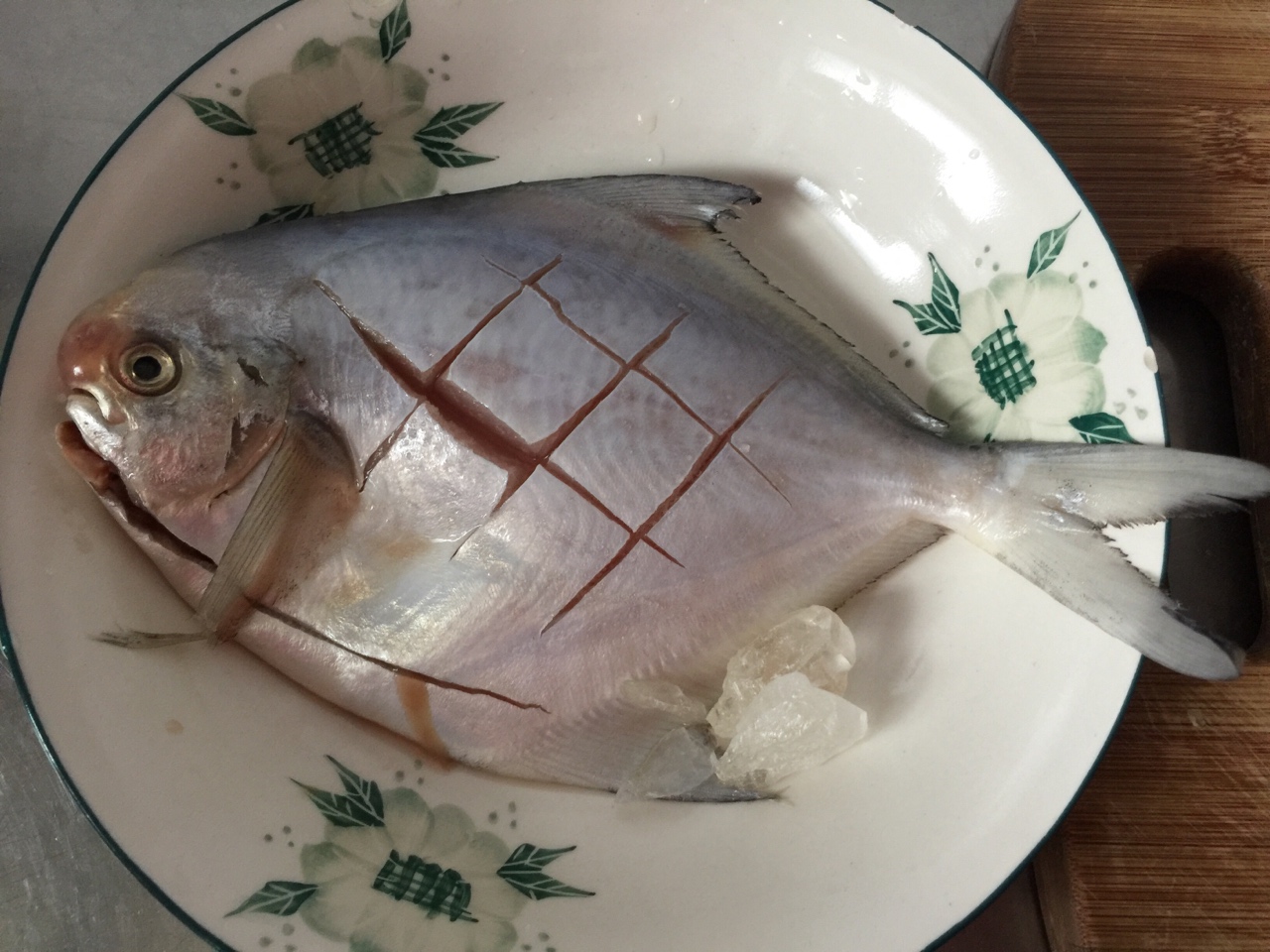 紅燒鯧魚的做法 步骤1