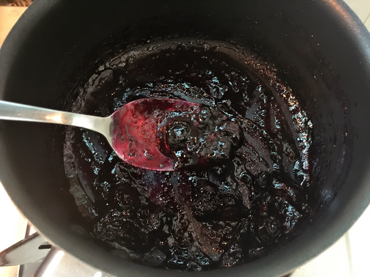藍莓酸奶油戚風蛋糕的做法 步骤1