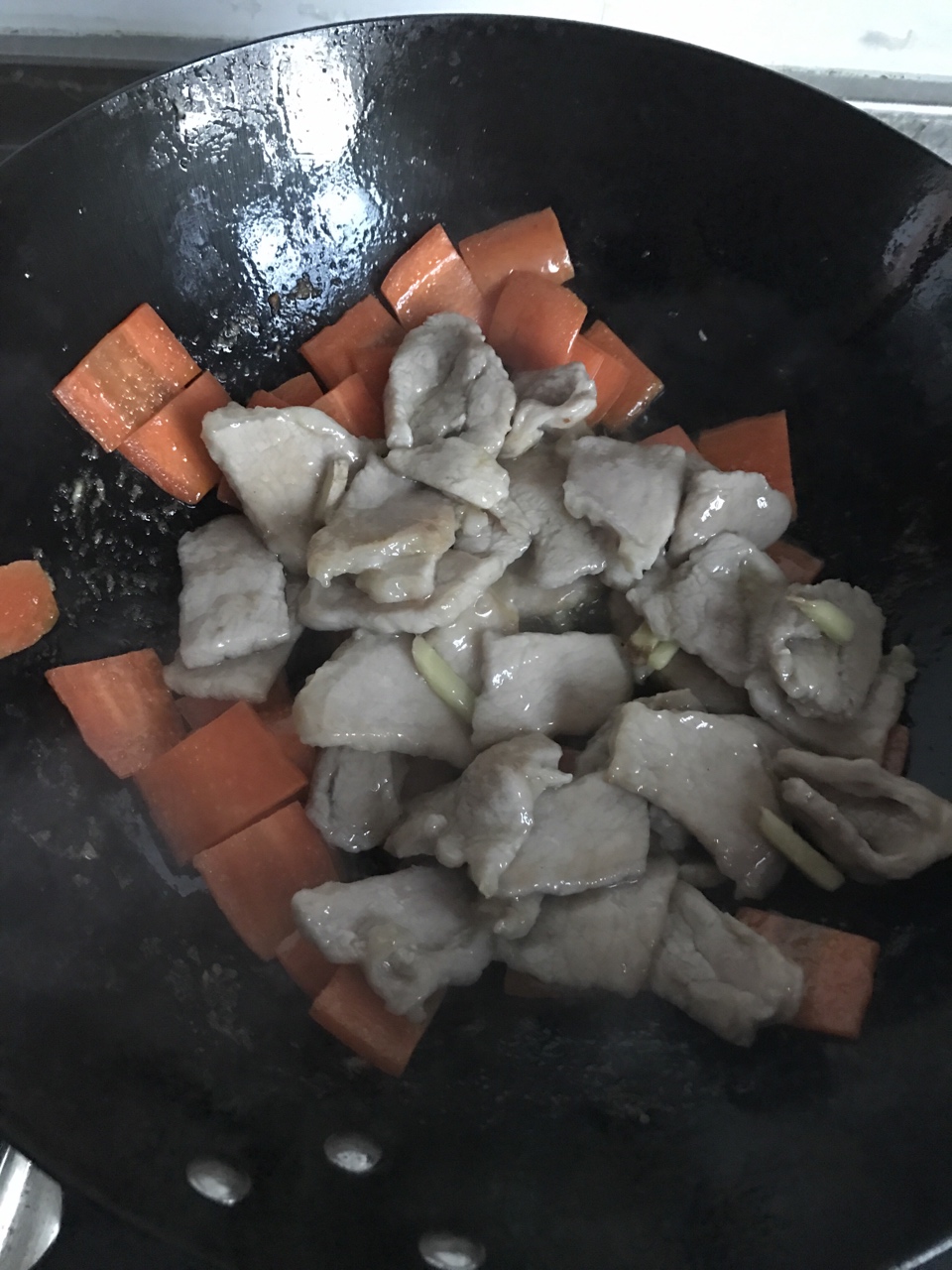 青椒胡蘿卜炒大肉片的做法 步骤7