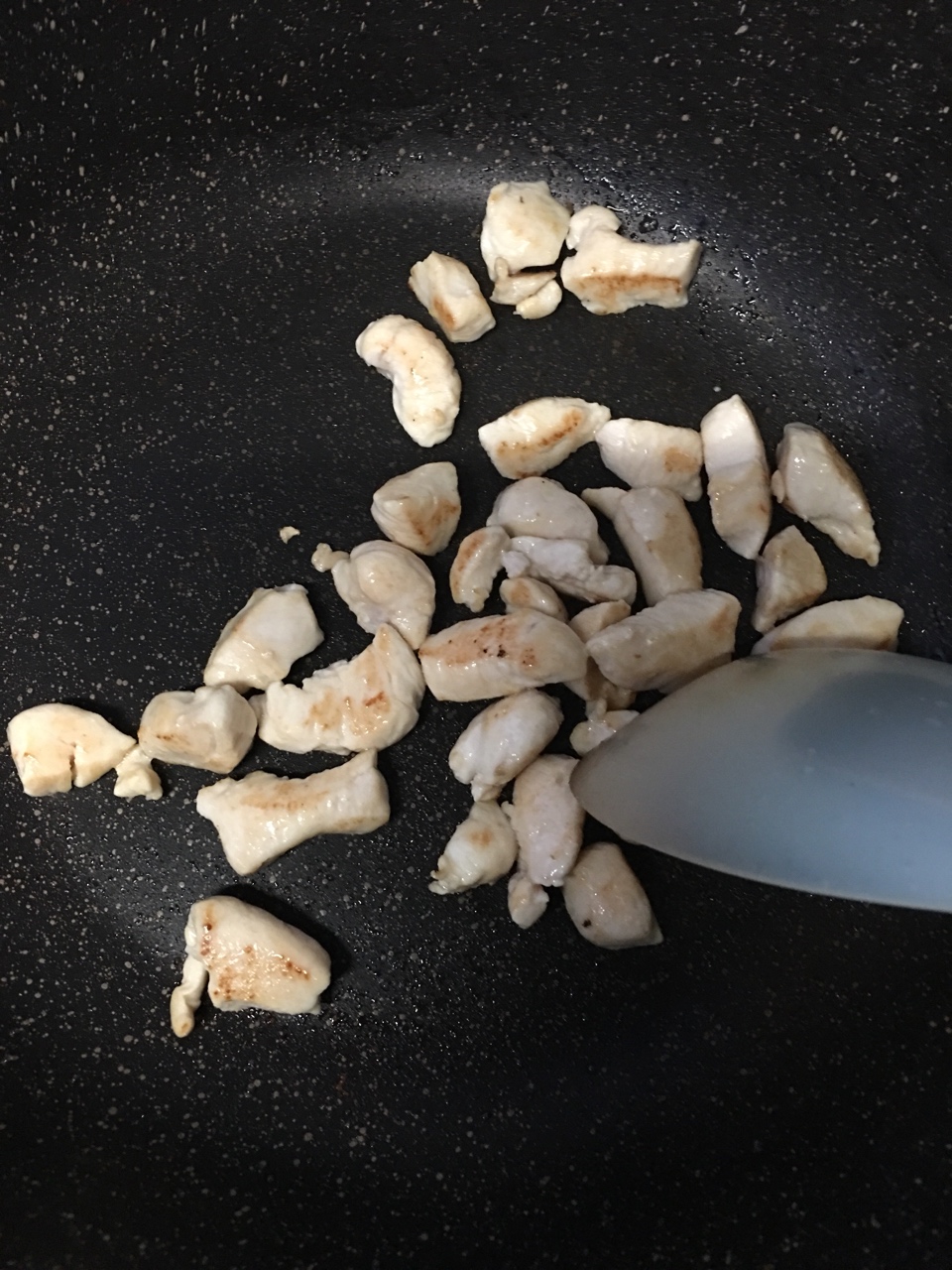 檸香黃芥末蜂蜜雞丁佐小米的做法 步骤3