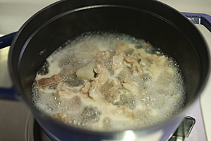大雪潤燥滋補︰蘿卜馬蹄羊肉湯的做法 步骤2