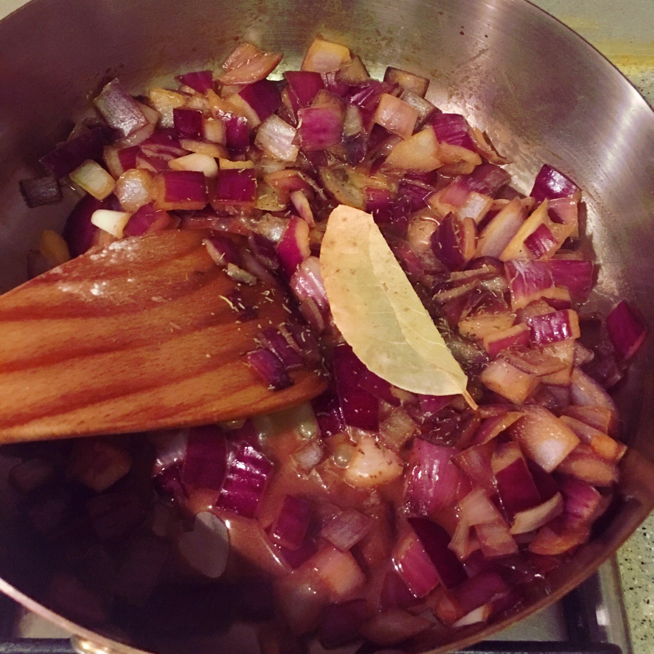 法式洋蔥湯之暗黑料理版（紫洋蔥版）的做法 步骤6