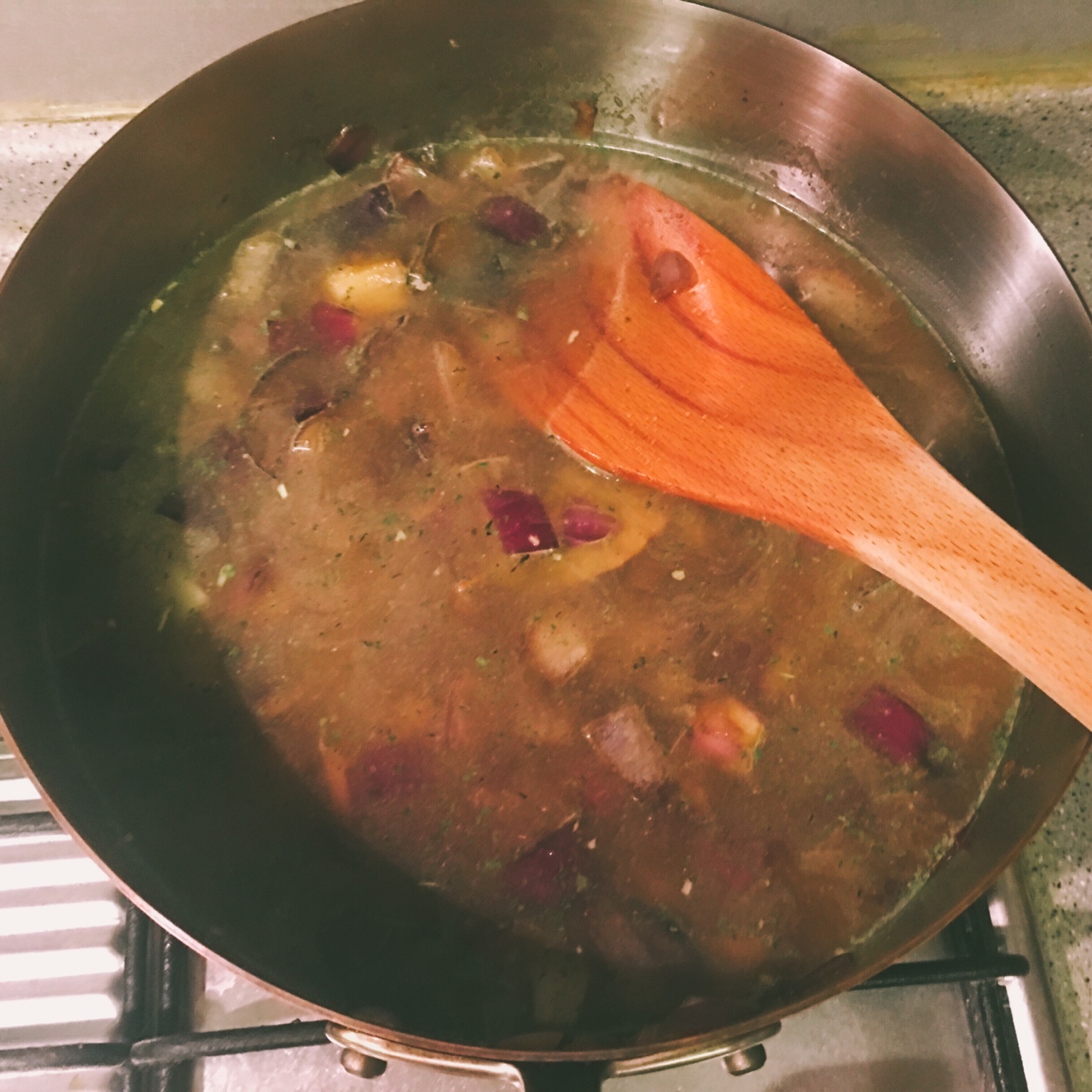 法式洋蔥湯之暗黑料理版（紫洋蔥版）的做法 步骤9