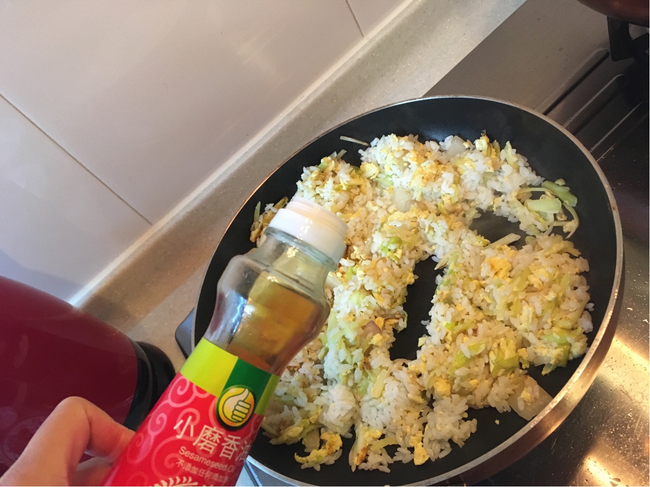好吃到飛起的韭黃醬油蛋炒飯的做法 步骤7