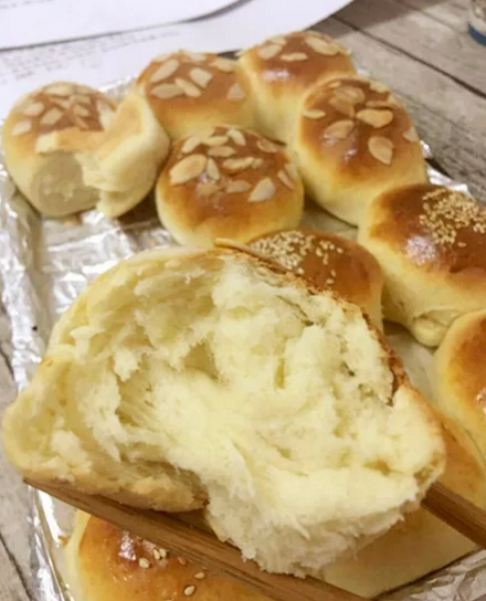 美的面包機#蜂蜜小面包的制作方法的做法 步骤8