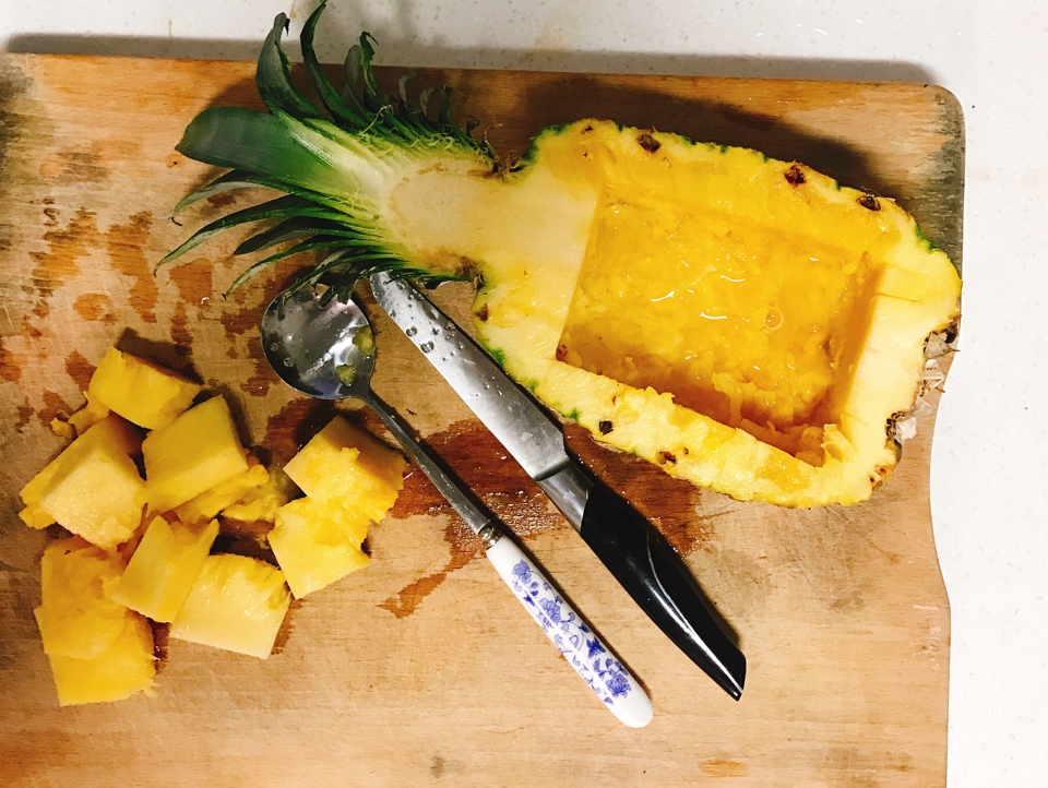 菠蘿沙拉 熱帶水果沙拉的做法 步骤1