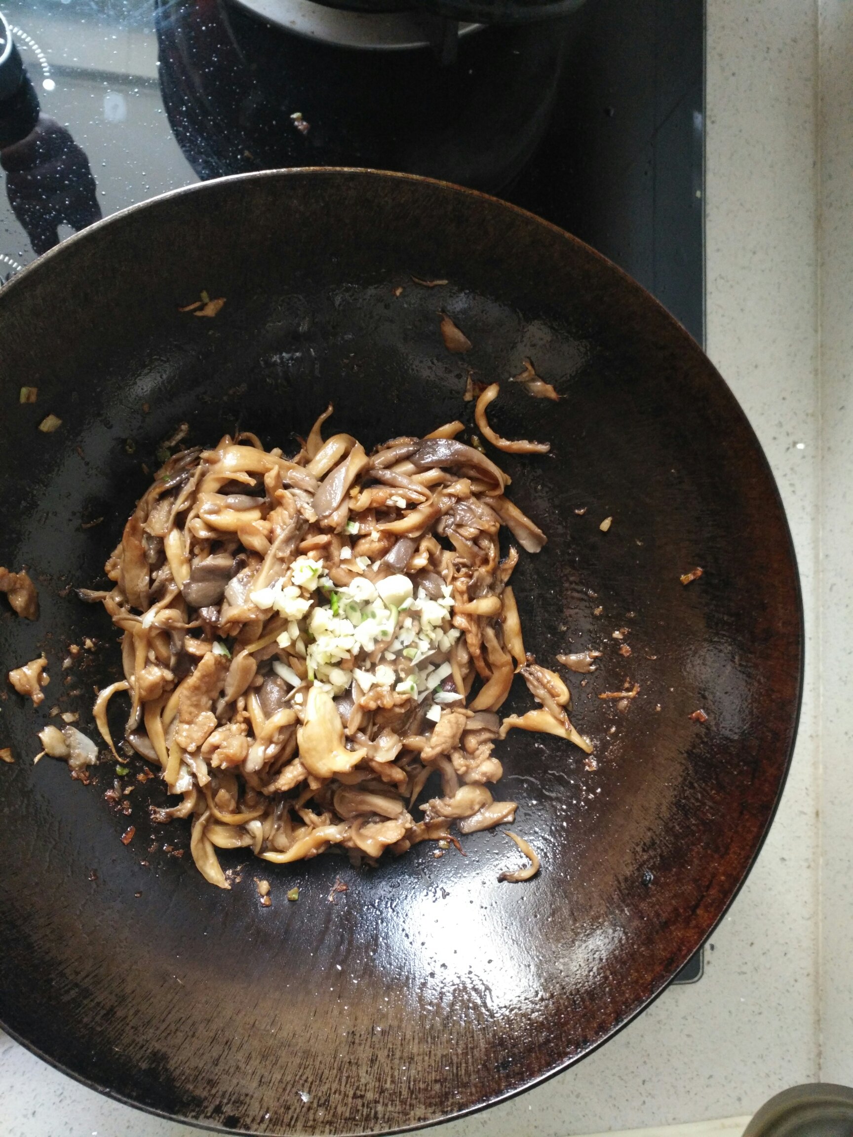 蘑菇炒肉的做法 步骤9