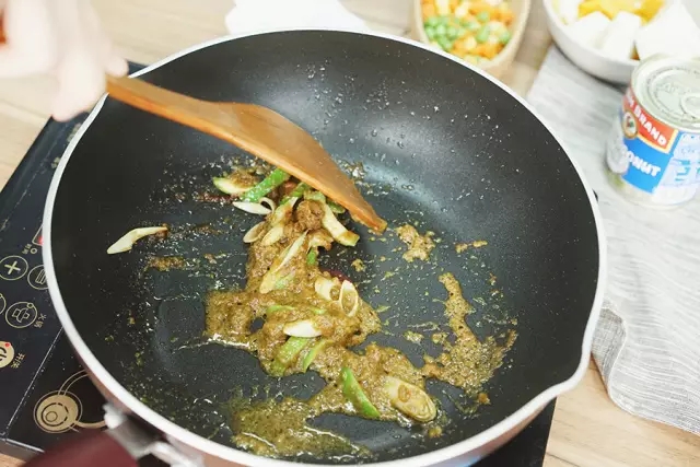 素食譜 | 薩瓦迪卡! 時蔬青咖喱！的做法 步骤2