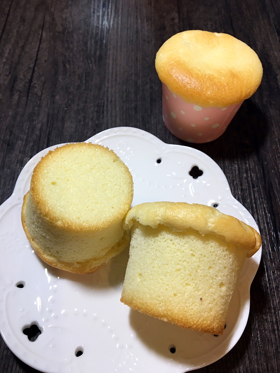 純酸奶紙杯蛋糕（適合繼續做奶油裝飾的蛋糕）的做法 步骤11