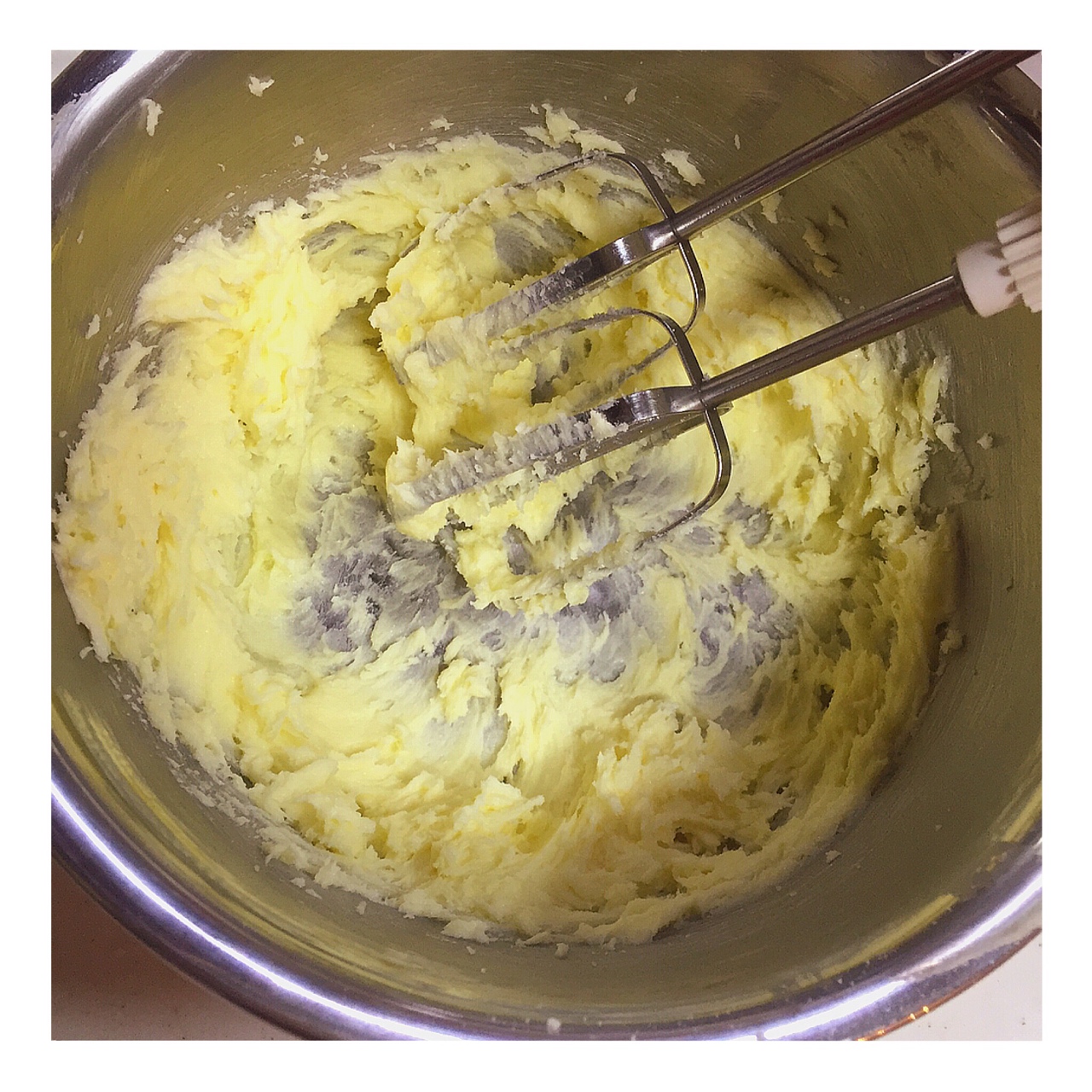 蛋黃芝麻酥，補鈣小零嘴的做法 步骤1