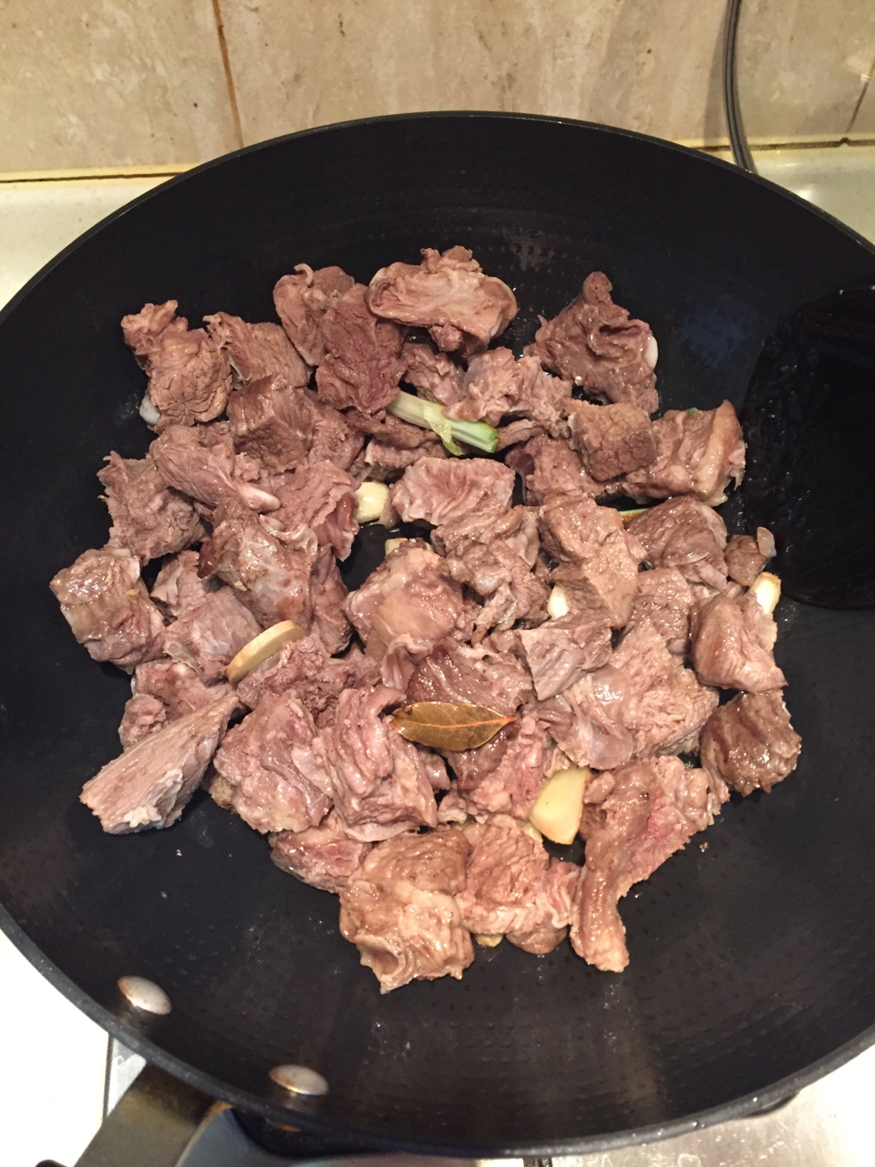 土豆炖牛肉的做法 步骤3