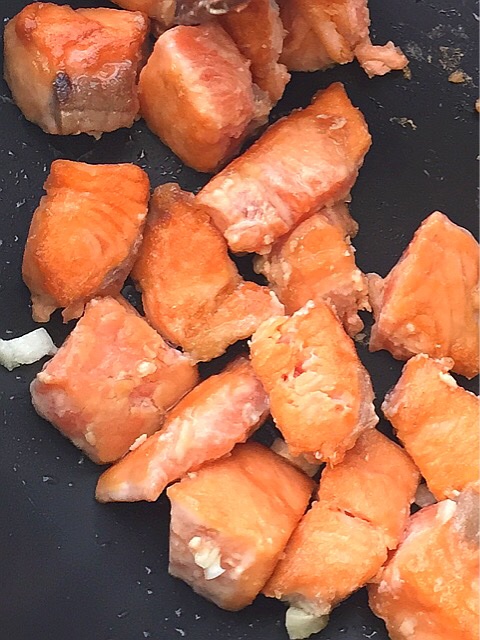日本豆腐鮭魚湯的做法 步骤1