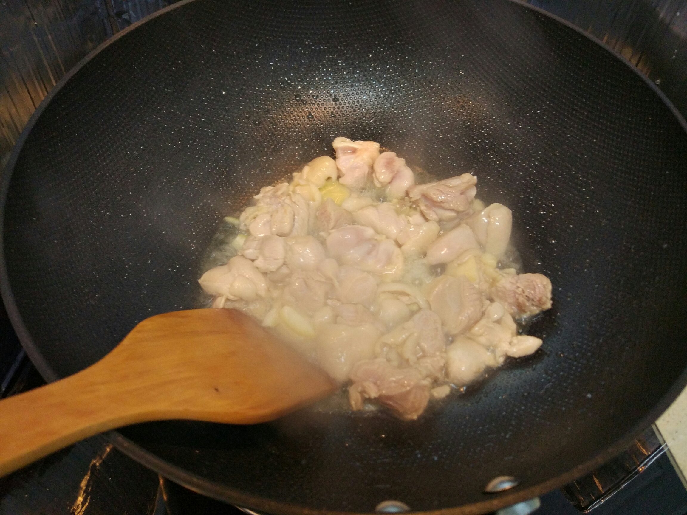 雙菇板栗燒雞的做法 步骤4