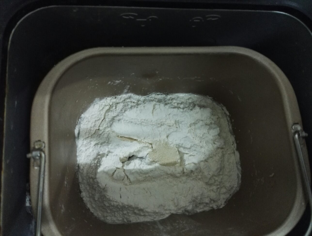 中種北海道奶油面包的做法 步骤2