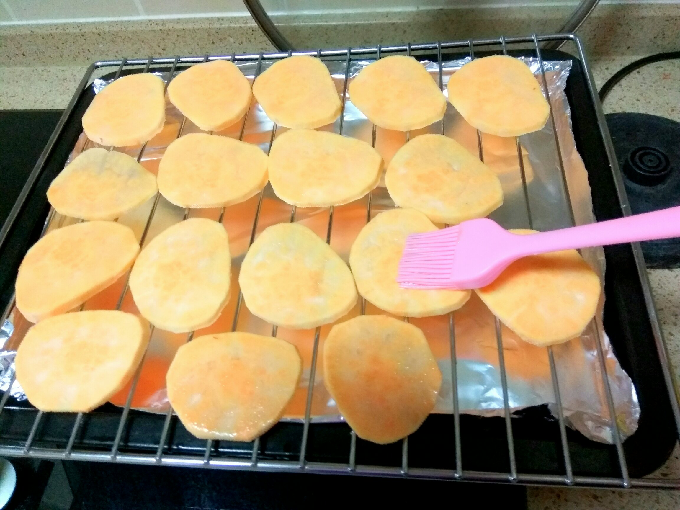 烤紅薯片的做法 步骤4