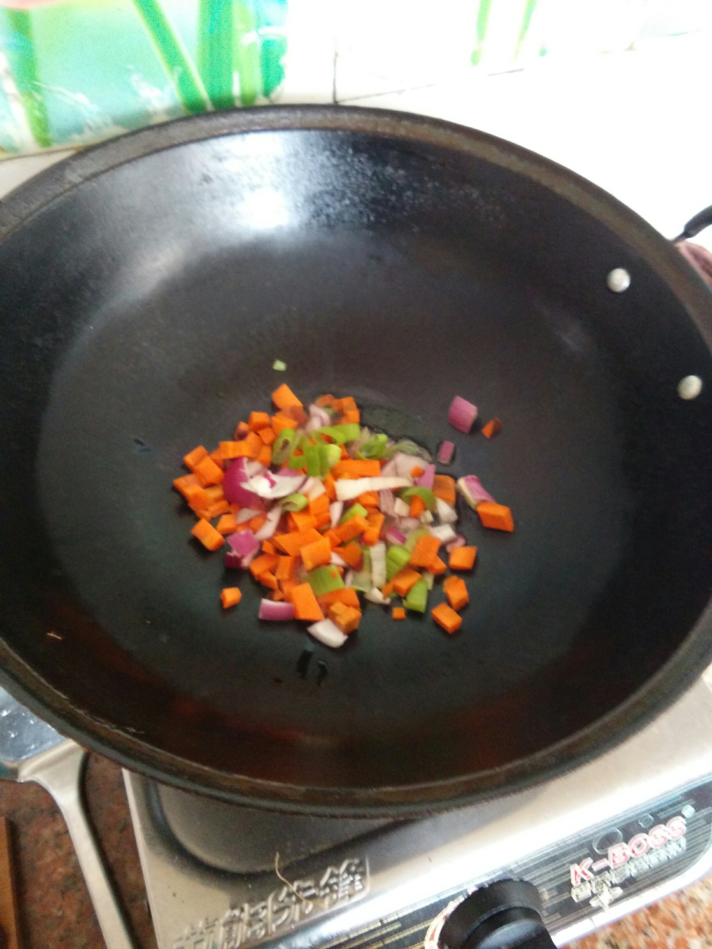 時蔬腐乳炒飯炒米飯的做法 步骤2