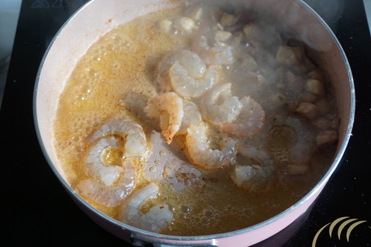 鵝肝蝦仁炒飯的做法 步骤3