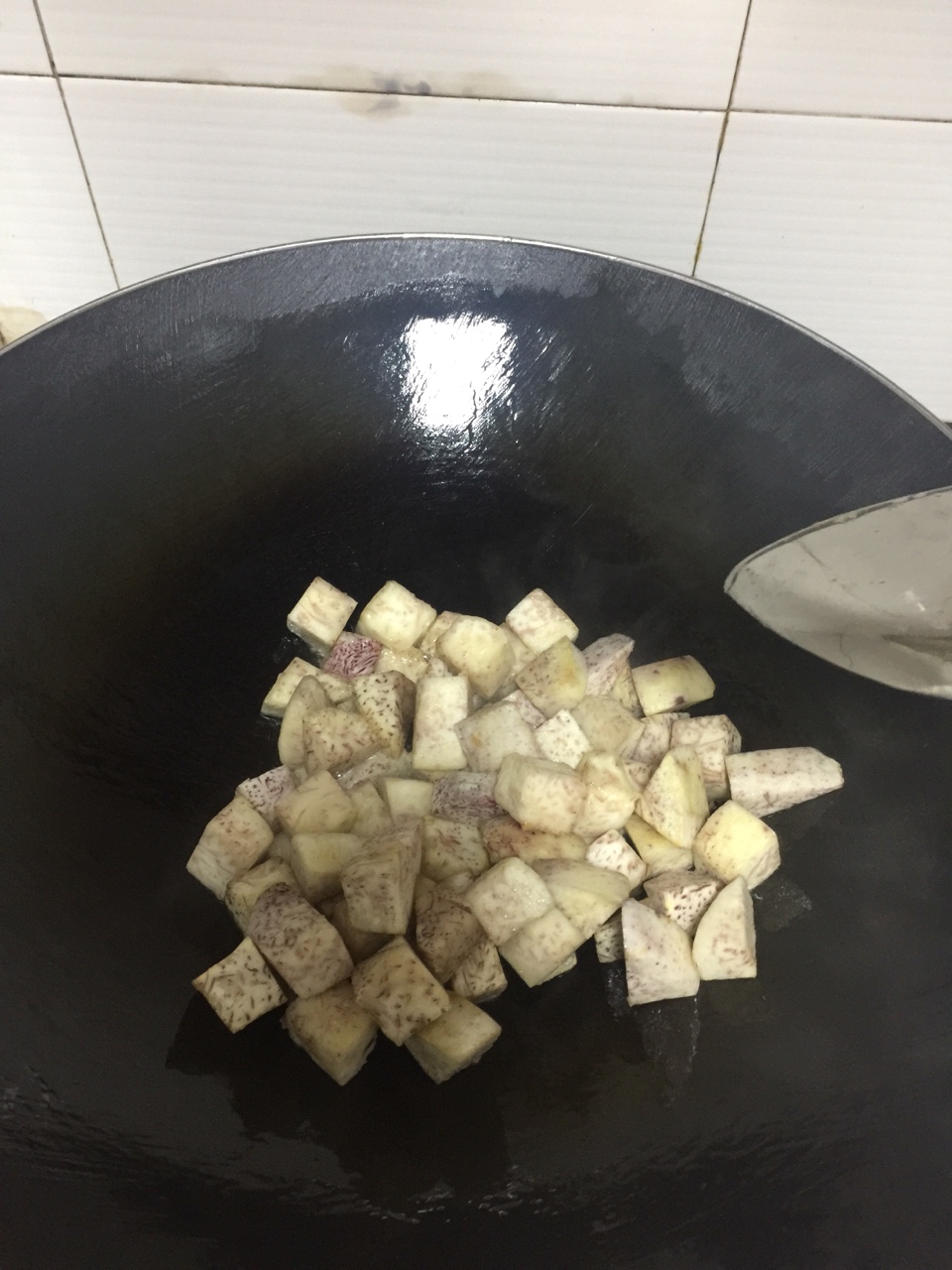 南乳芋頭燜排骨的做法 步骤1