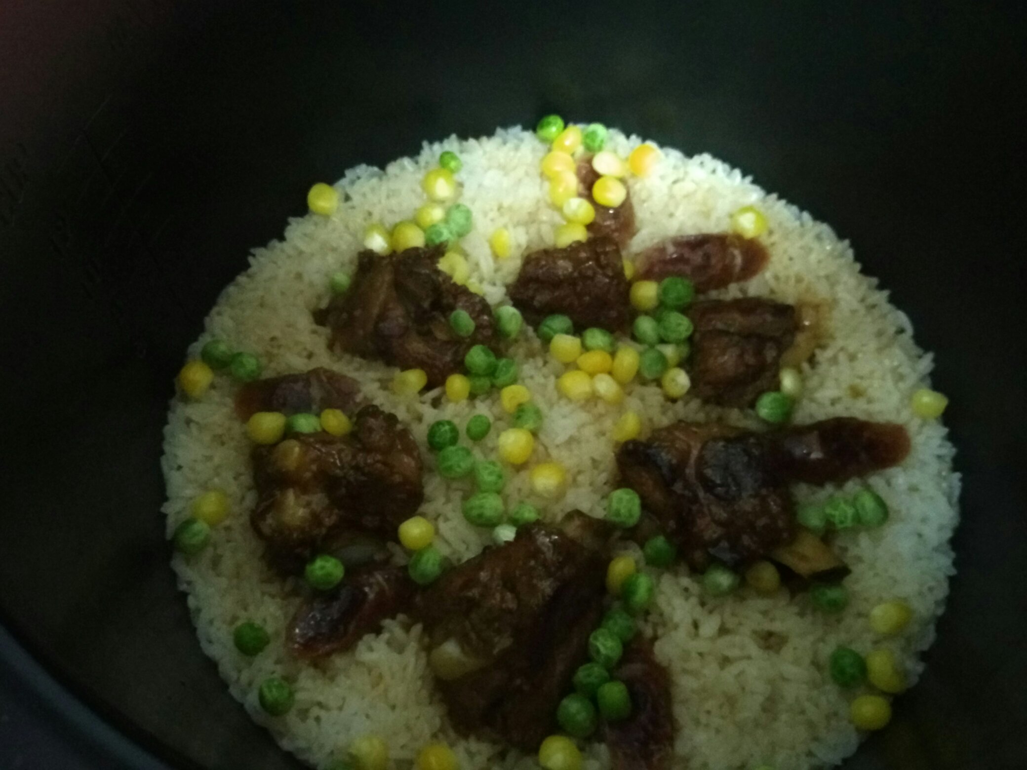 電飯鍋 排骨臘腸燜飯的做法 步骤7