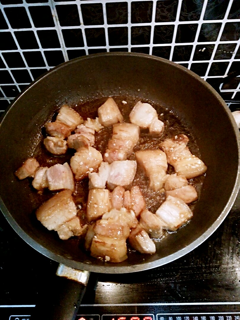 電飯鍋版蘿卜腐竹炖五花肉的做法 步骤2