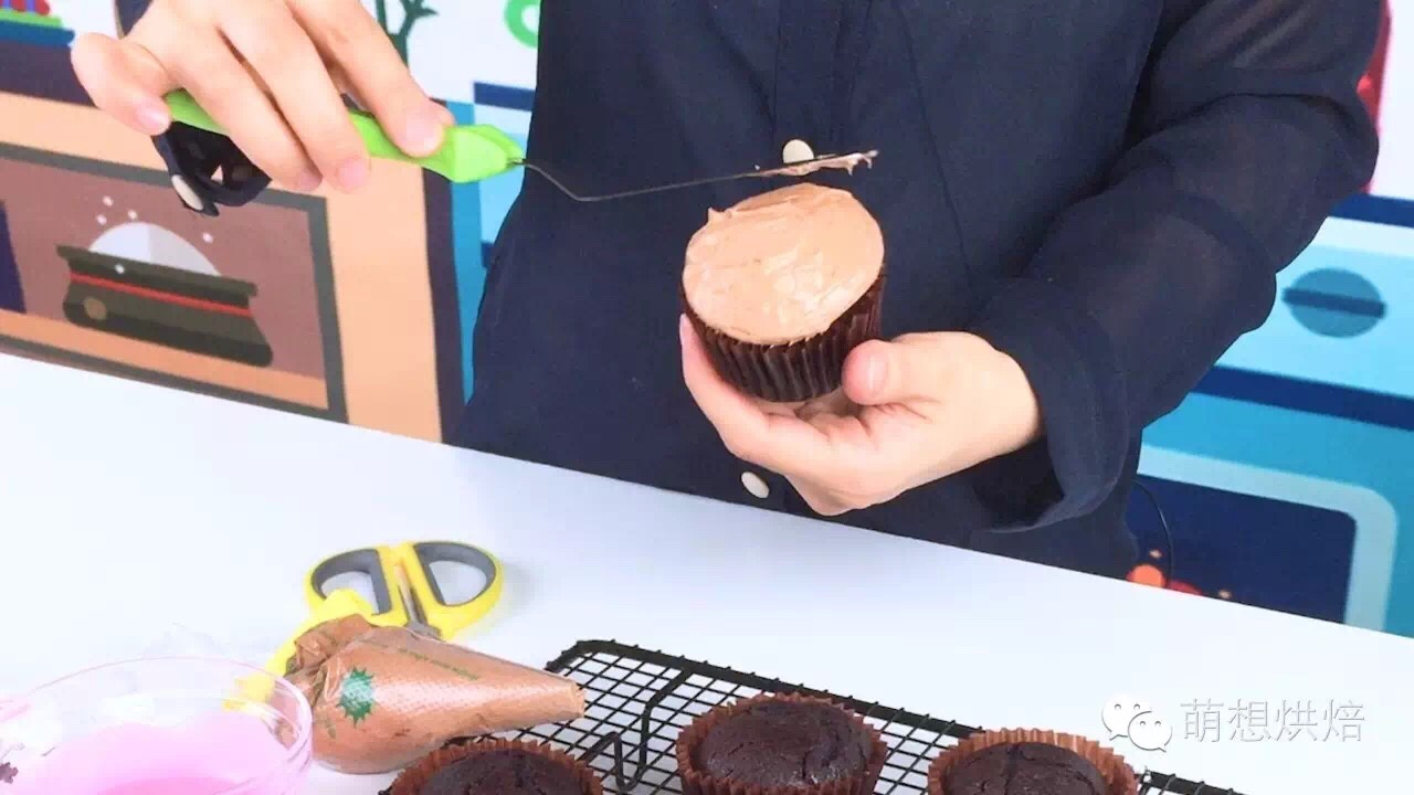 超級搞笑的火雞cupcake，巧克力紙杯蛋糕的做法 步骤15