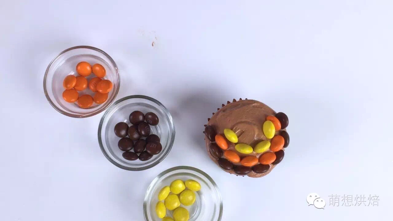 超級搞笑的火雞cupcake，巧克力紙杯蛋糕的做法 步骤17