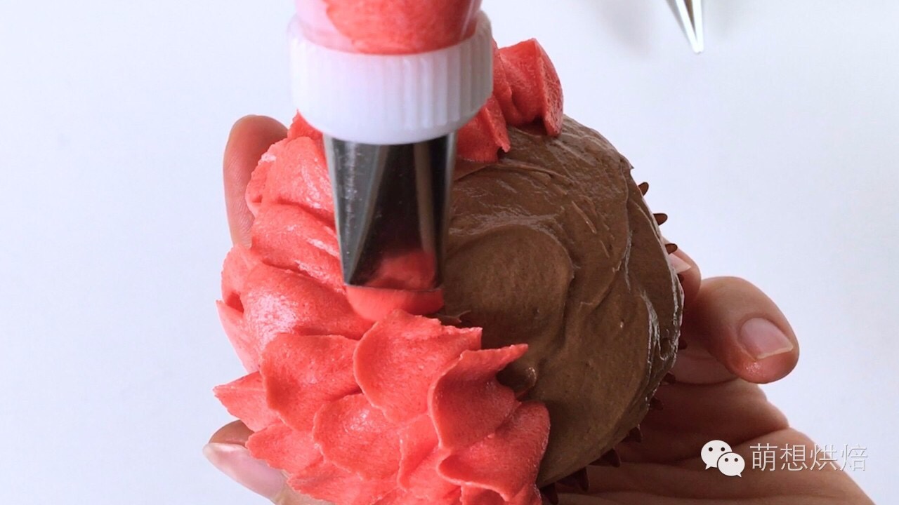 超級搞笑的火雞cupcake，巧克力紙杯蛋糕的做法 步骤24