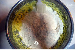 【豆渣蛋黃餅干】︰過濾豆渣巧利用，多余蛋黃有歸處！的做法 步骤4