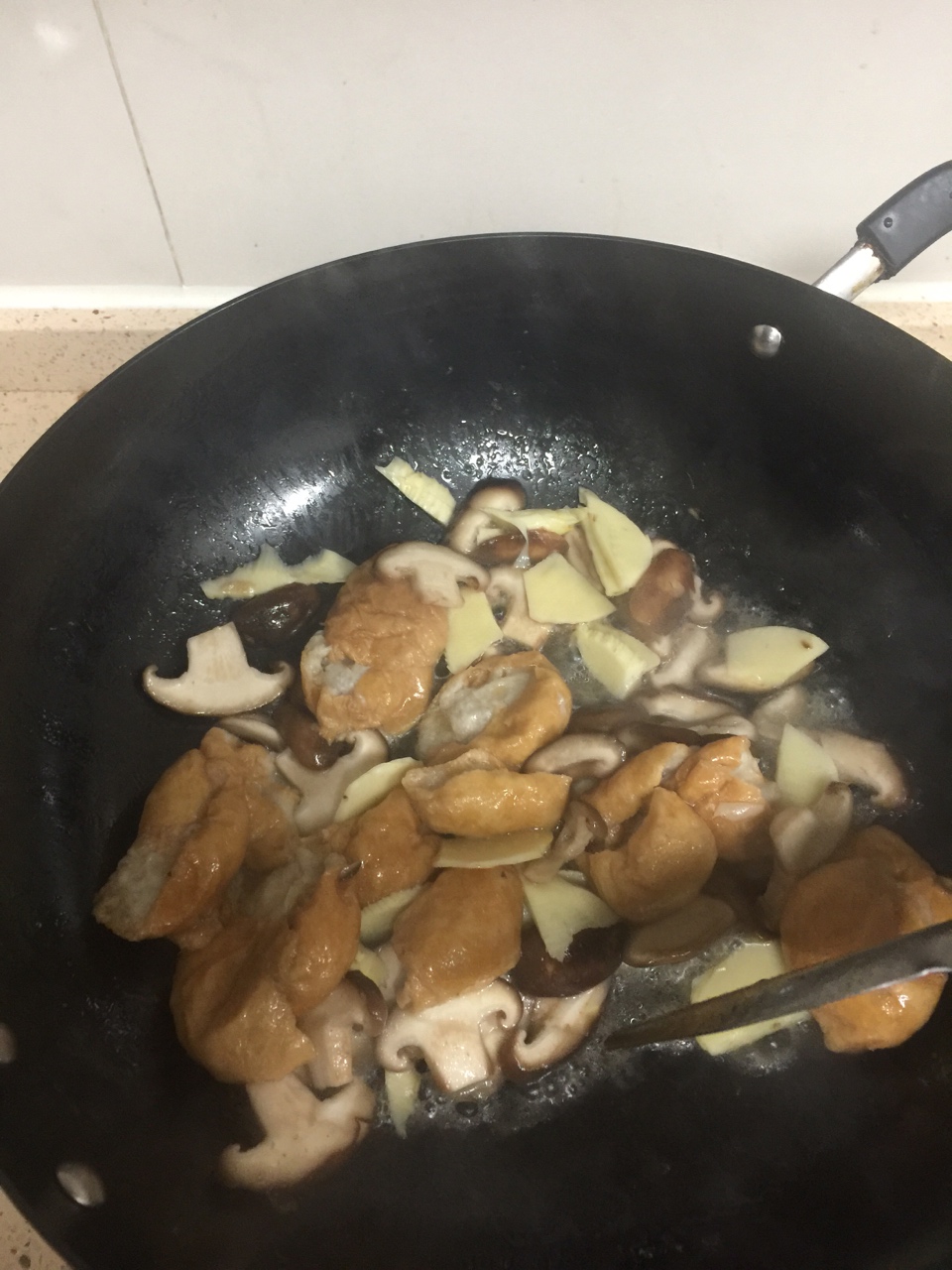 香菇面筋煲的做法 步骤5