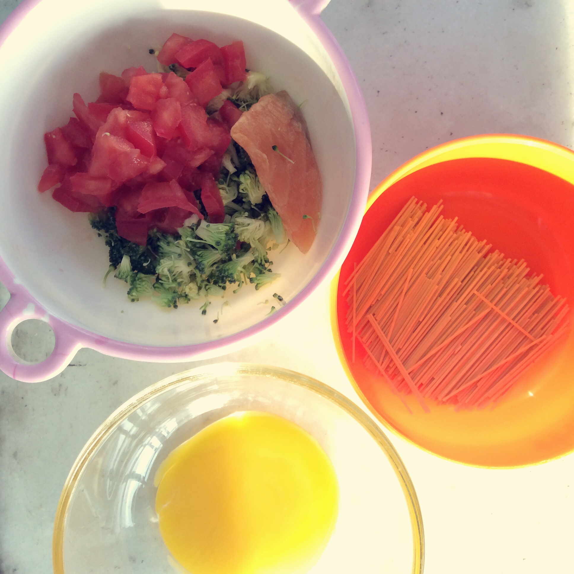 【寶寶輔食】番茄三文魚蛋蛋面的做法 步骤4