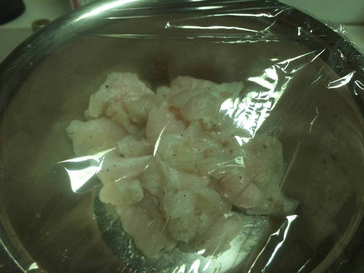 鮮香龍利魚——山寨版十二道鋒味三星蔥鯛魚（附案板切魚去腥小妙招）的做法 步骤3