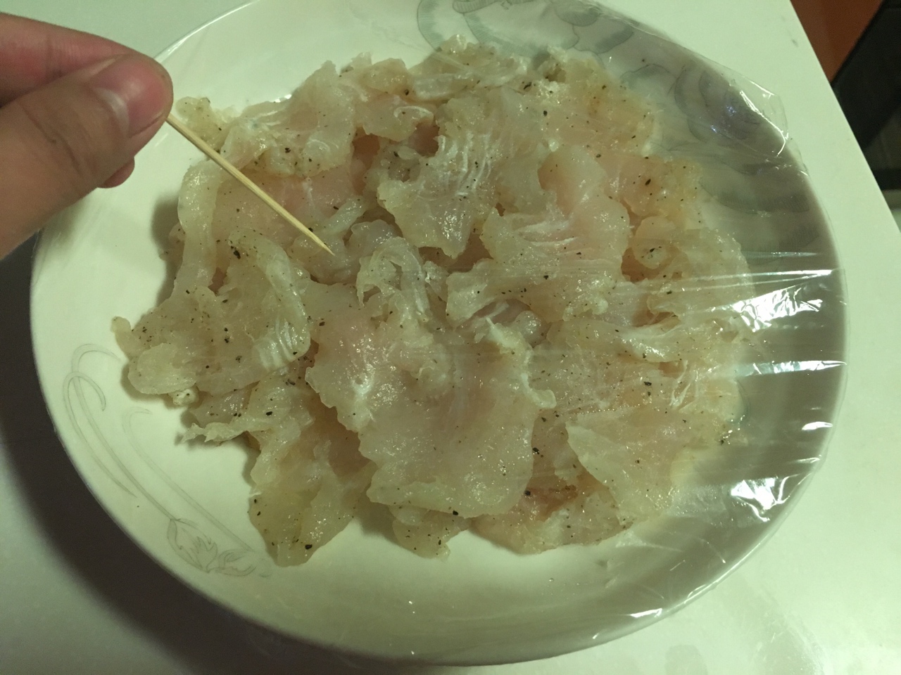 鮮香龍利魚——山寨版十二道鋒味三星蔥鯛魚（附案板切魚去腥小妙招）的做法 步骤6