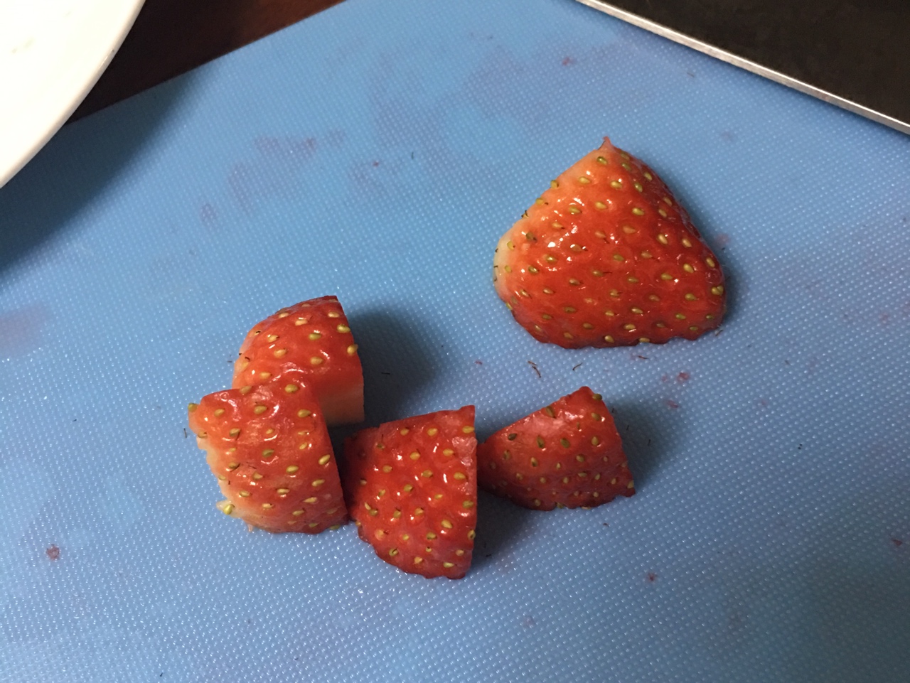 草莓酸奶“冰激凌”冬天絕對成功版的做法 步骤3