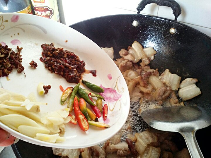 白蘿卜炒肉的做法 步骤4