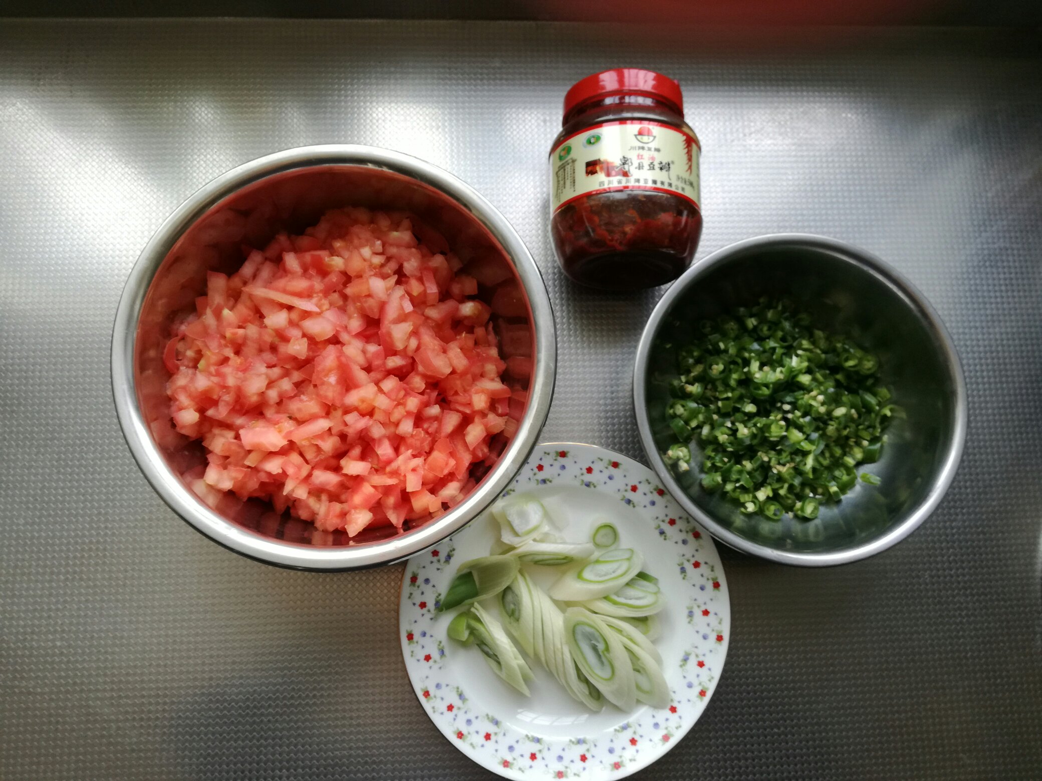 西紅柿酸湯火鍋的做法 步骤1
