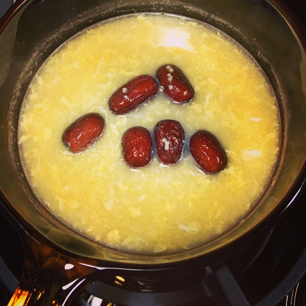 養生紅棗蛋花小米粥的做法 步骤4