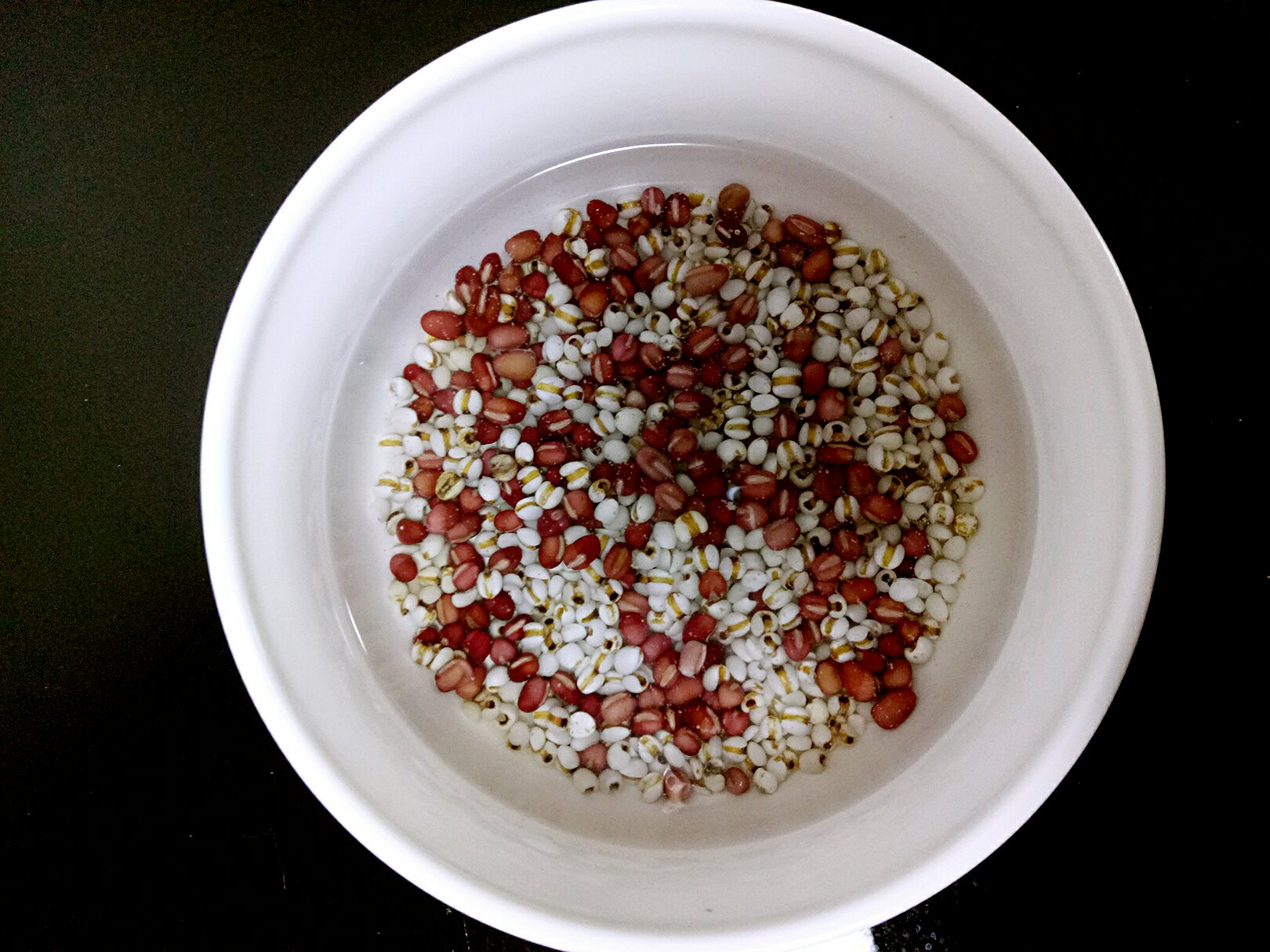 紅豆薏仁水果牛奶羹的做法 步骤1