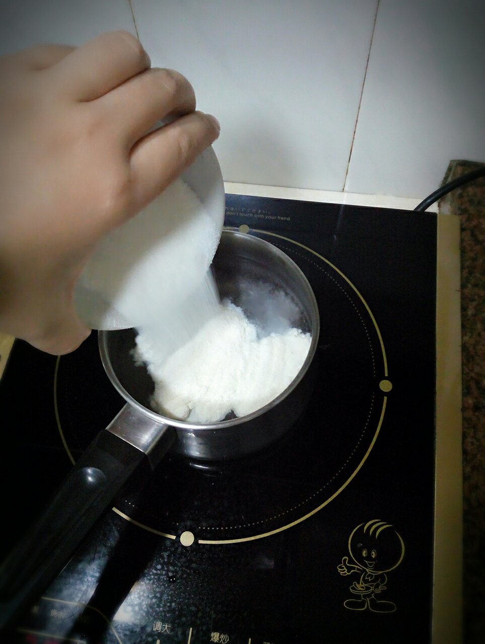 紅棗椰汁煮花膠的做法 步骤2