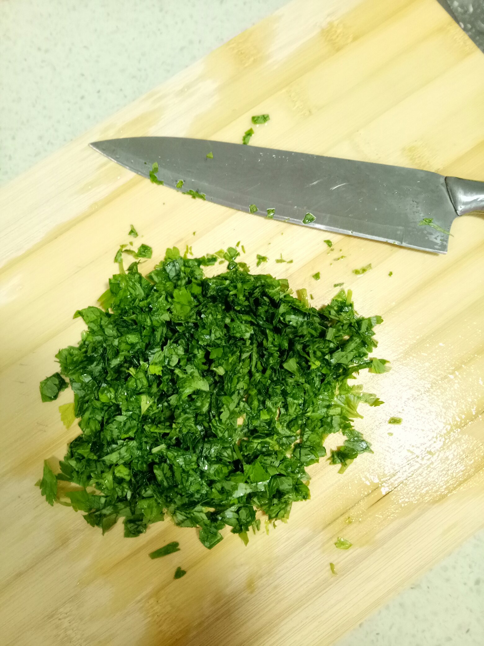 芹菜葉煎薄餅的做法 步骤1