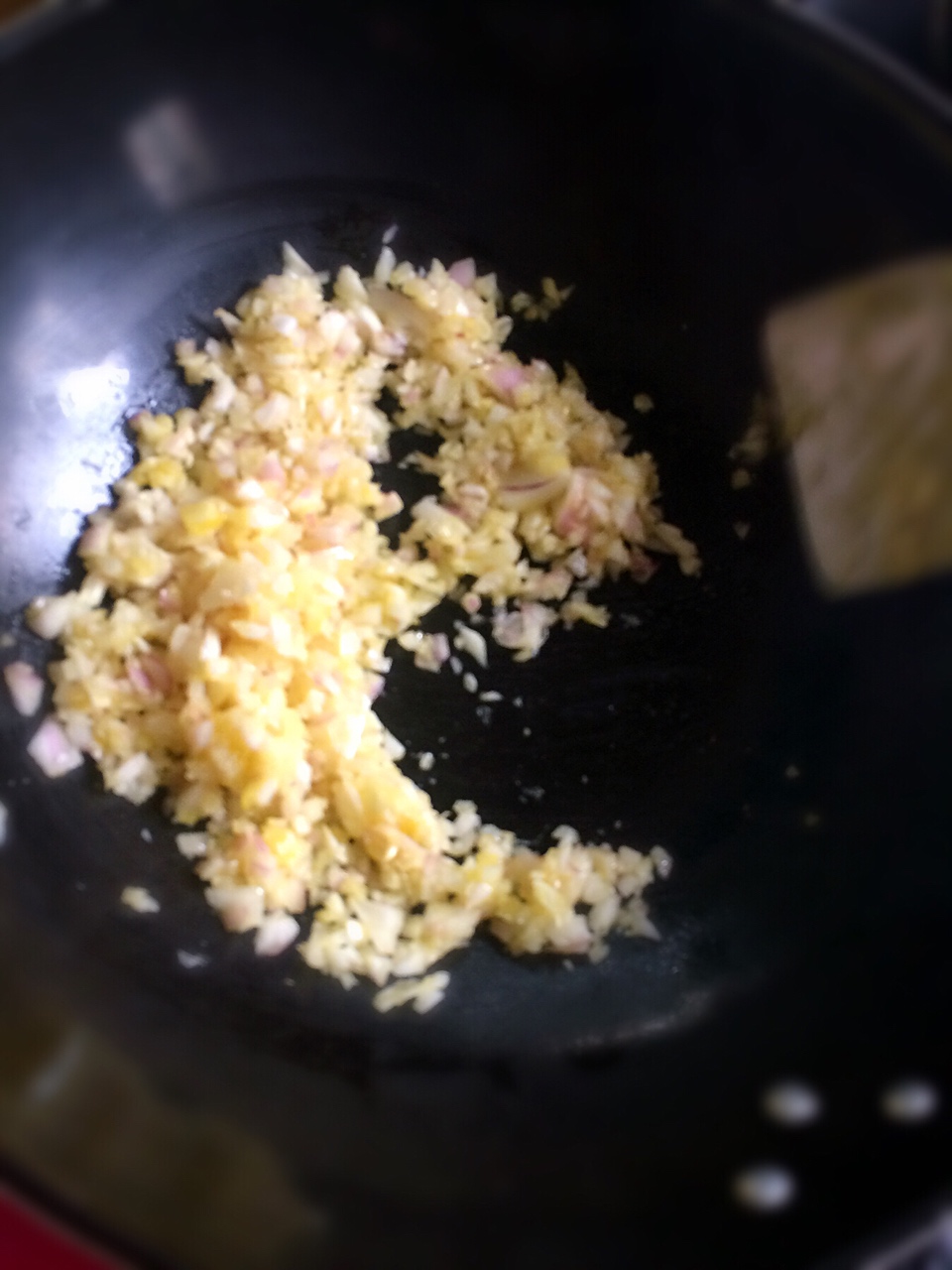 洋蔥燜蛋的做法 步骤3