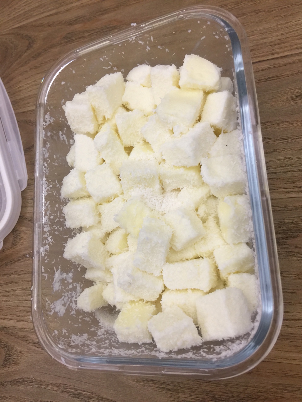 宮廷雪花糕（椰絲牛奶小方糕）的做法 步骤10