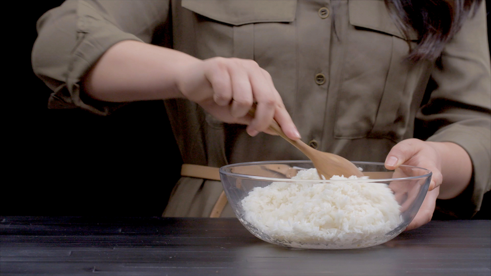 生炒糯米飯∣美食台的做法 步骤1