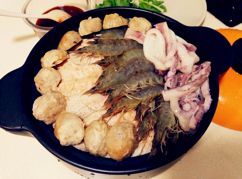 醬燜雞翅海鮮鍋的做法 步骤8