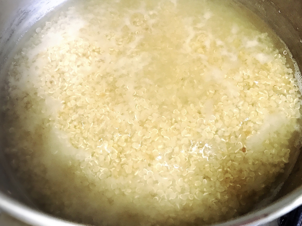 爆好吃的三文魚牛油果藜麥沙拉的做法 步骤1