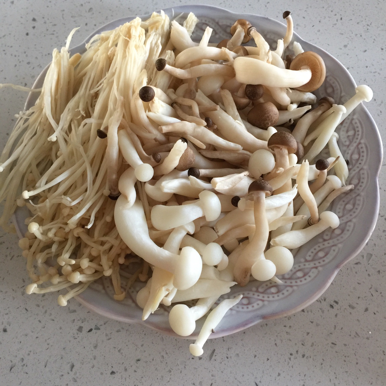 什錦蘑菇燜鍋的做法 步骤1